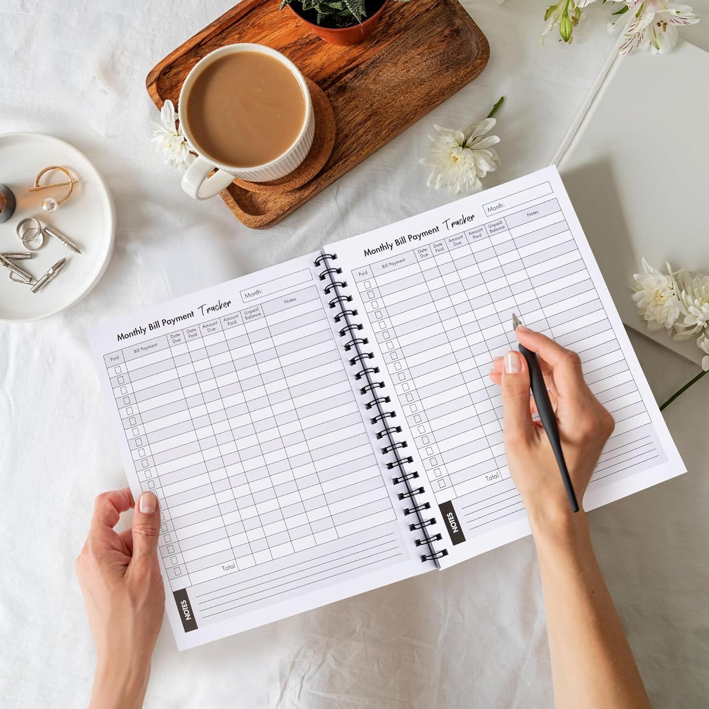 Bill Tracker Notebook: Monthly Bill Payment Checklist with Spiral Binding - 8.5" x 11" 132 + Pages
